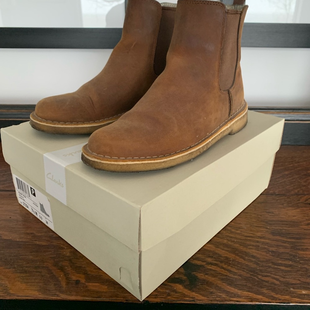 Clarks Women’s Tan Dessert Boots